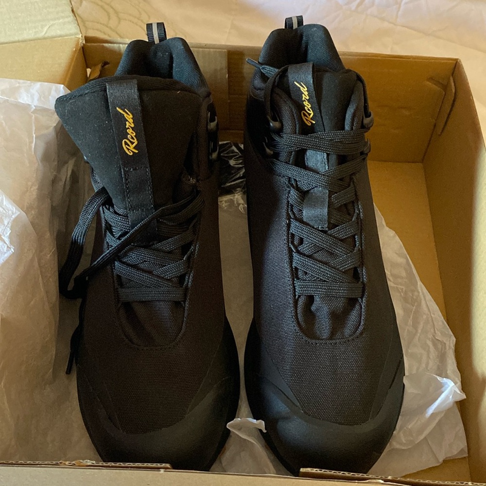 Women's hiking boots